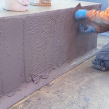 MAXURETHANE® CEM V - Revestimiento para Protección de Superficies Verticales con Altas Prestaciones Químicas y Mecánicas